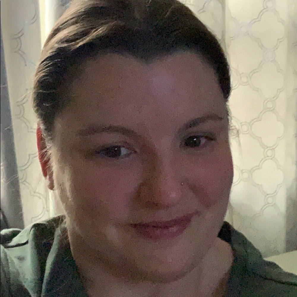 Meet your Posher, Jacqueline